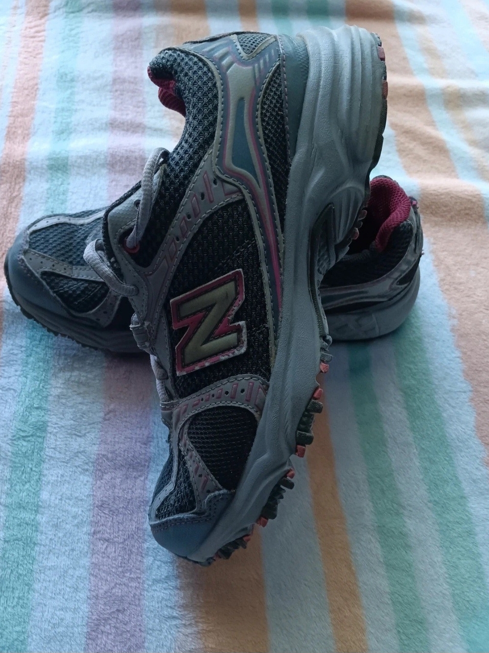 New Balance 461 grey and pink trainers. Size US 7.5